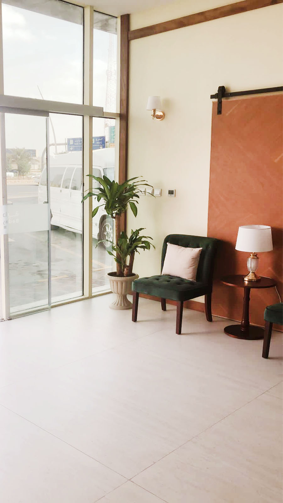 Office fit-out Riyadh - Bedayah renovated workspace Hanjin construction project