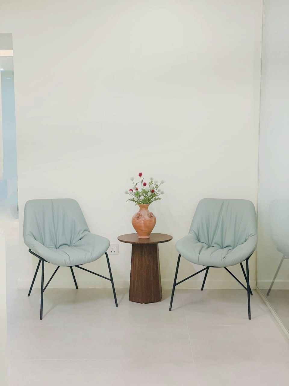 Office fit-out Riyadh - lobby after fit-out by Hanjin E&T